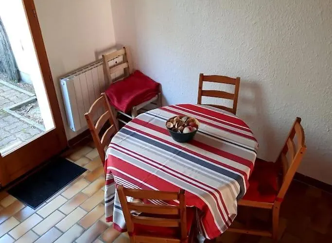 Maison D\'Ete Familiale, Piscine Dans La Residence