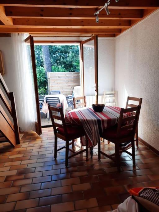 Maison D'ete Familiale, Piscine Dans La Holiday home Lacanau